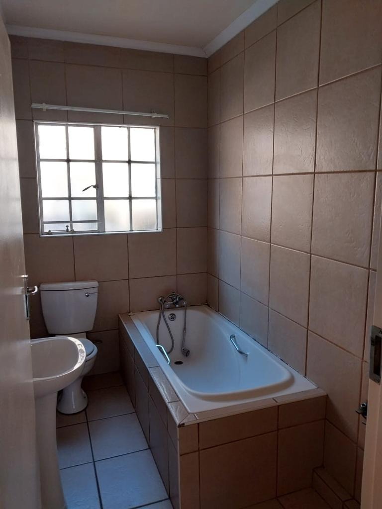 2 Bedroom Property for Sale in Rustenburg Central North West